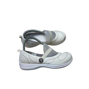 Crocs Shoes Womens 8 Saffron Nurse Work Mary Jane Hook And Loop White Comfort